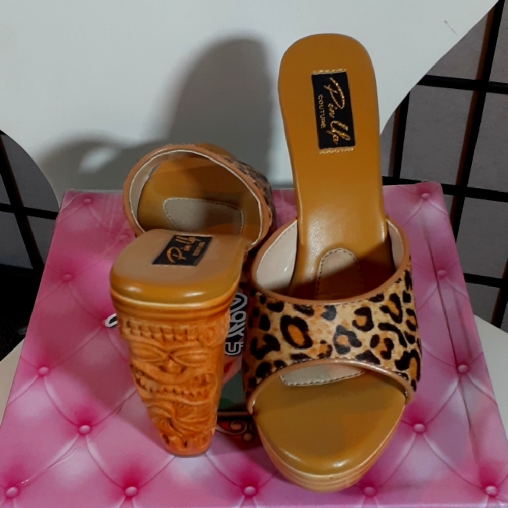 Pin-up leopard tiki heels